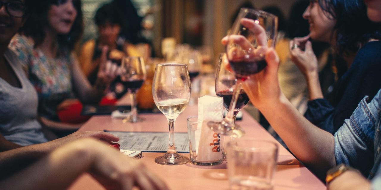 Kecanduan Alkohol Di Kalangan Remaja, Yuk Kita Bahas Di Sini