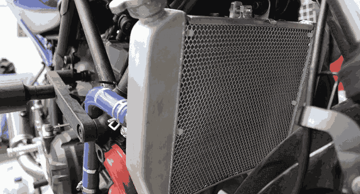 Radiator Motor Bocor Berisiko Merusak Mesin Secara Fatal