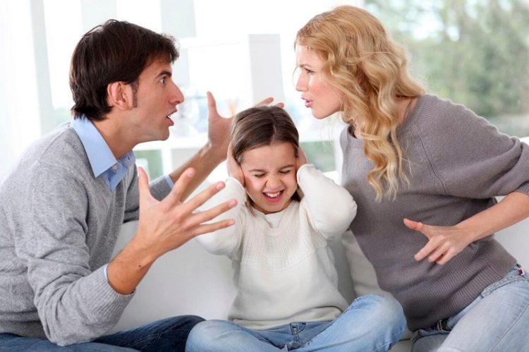 Tips Mengatasi Trauma Anak Akibat Kondisi Broken Home